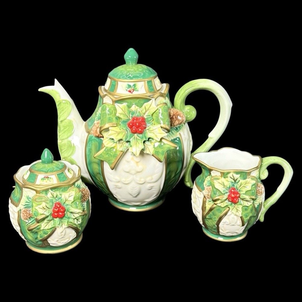 Cosmos Emerald Holiday Holly Berry Christmas Gold Entertainment‎ Teapot Set of 3